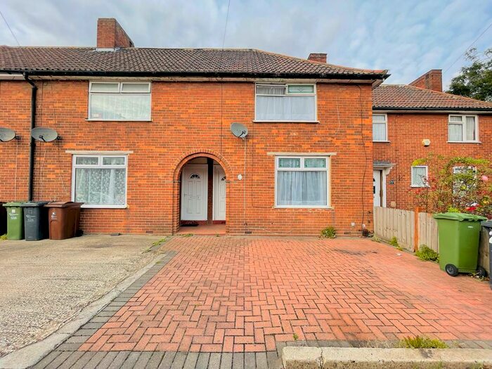 2 Bedroom House To Rent In Stamford Road, Dagenham, RM9