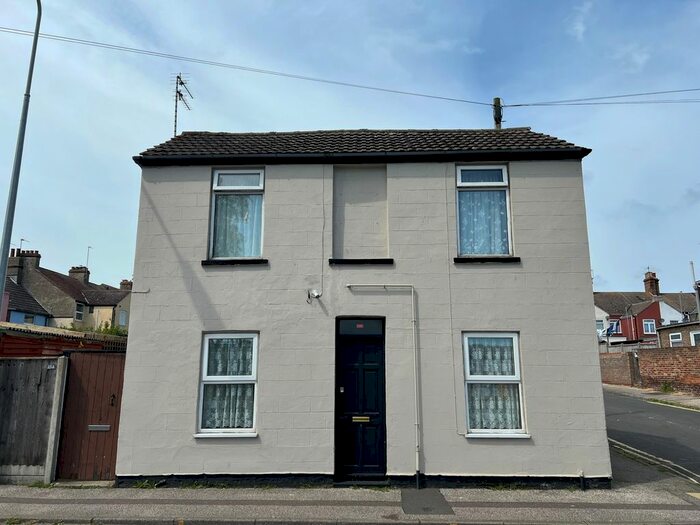 1 Bedroom Flat To Rent In Rotterdam Road, Lowestoft, NR32