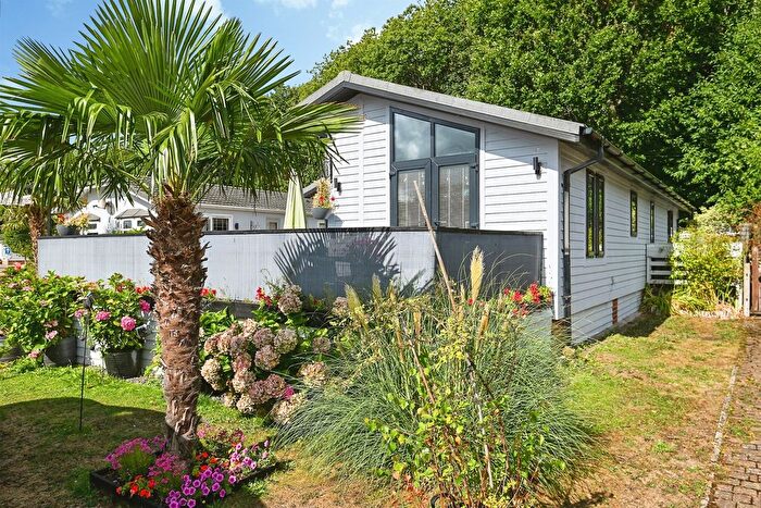 2 Bedroom Park Home For Sale In Millers Way, Harrietsham, Maidstone, ME17