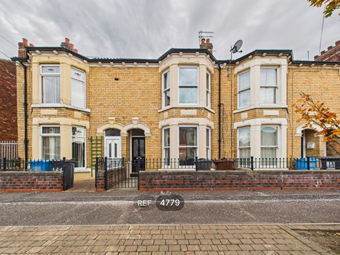 3 Bedroom Terraced House To Rent In Plane Street, Hull, HU3