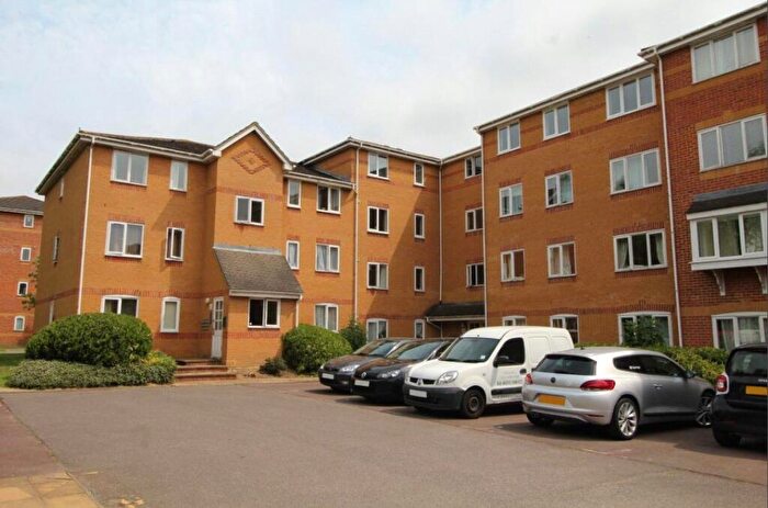 1 Bedroom Flat To Rent In Ascot Court, Aldershot, Hampshire, GU11