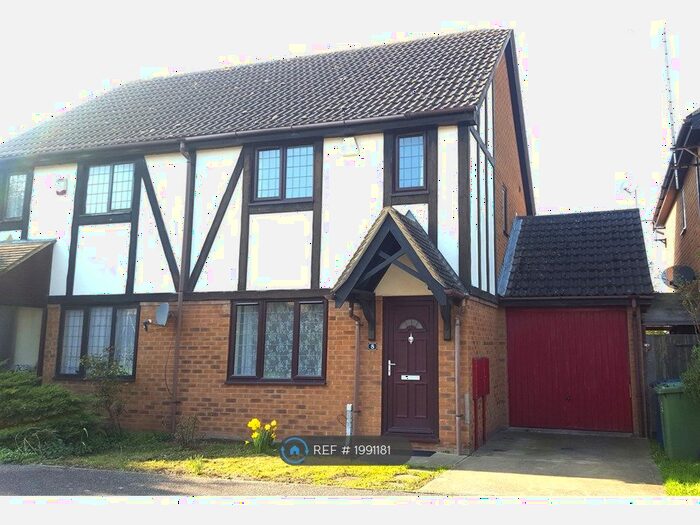 3 Bedroom Semi-Detached House To Rent In Martingale Close, Cambridge, CB4