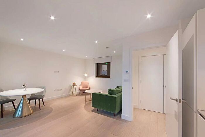 1 Bedroom Flat For Sale In Gatsby Apartments, Wentworth Street, London, E1