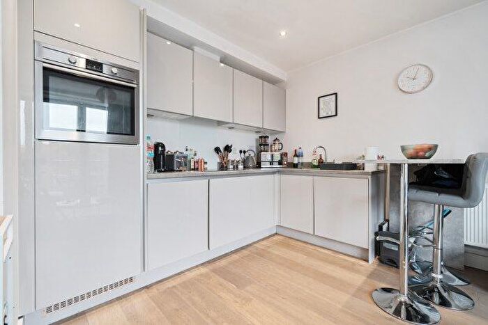 1 Bedroom Flat To Rent In - Knoll Rise, Orpington, BR6