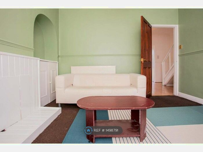 3 Bedroom Flat To Rent In Poplar, London, E14