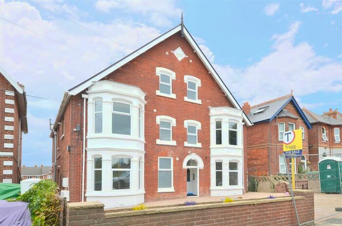 2 Bedroom Flat To Rent In Victoria Grove, East Cowes, PO32