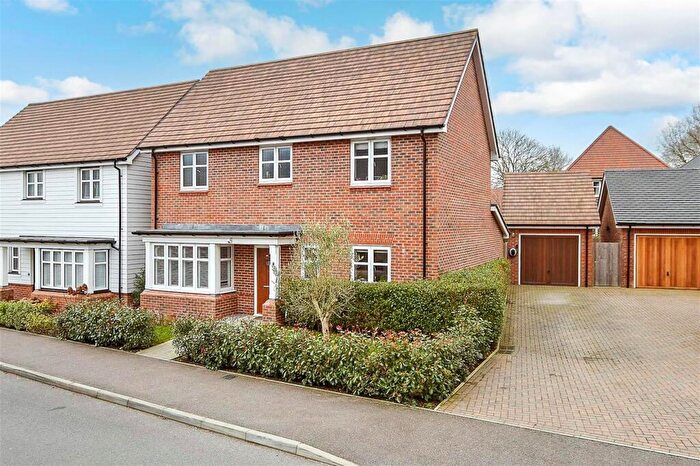 3 Bedroom Detached House For Sale In Kensett Avenue, Southwater, Horsham, West Sussex, RH13