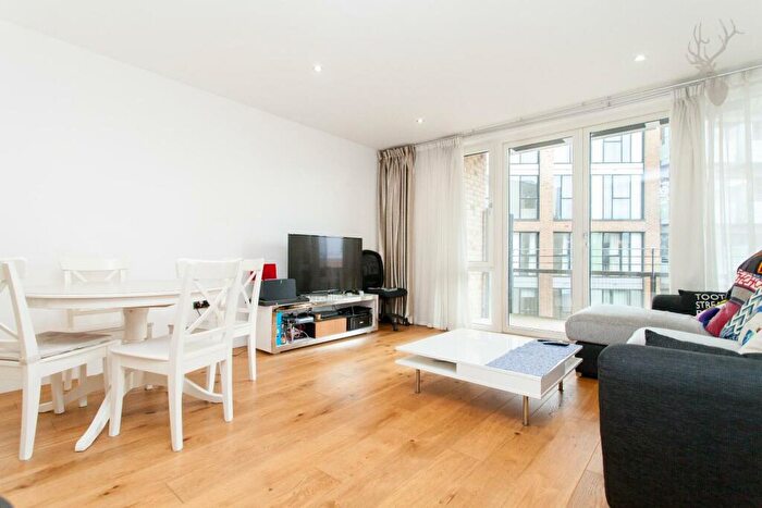 2 Bedroom Apartment To Rent In Lovelace Street, Haggerston, E8