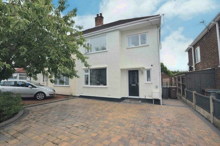 3 Bedroom Semi-Detached House For Sale In Teesdale Road, Bebington, CH63