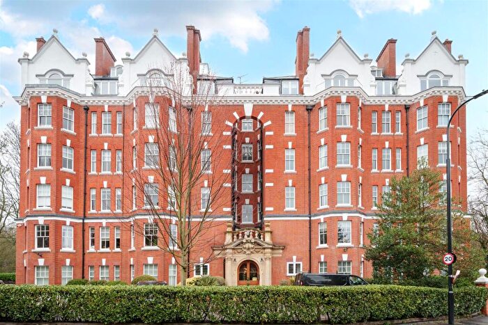 4 Bedroom Apartment To Rent In East Heath Road, Hampstead, NW3