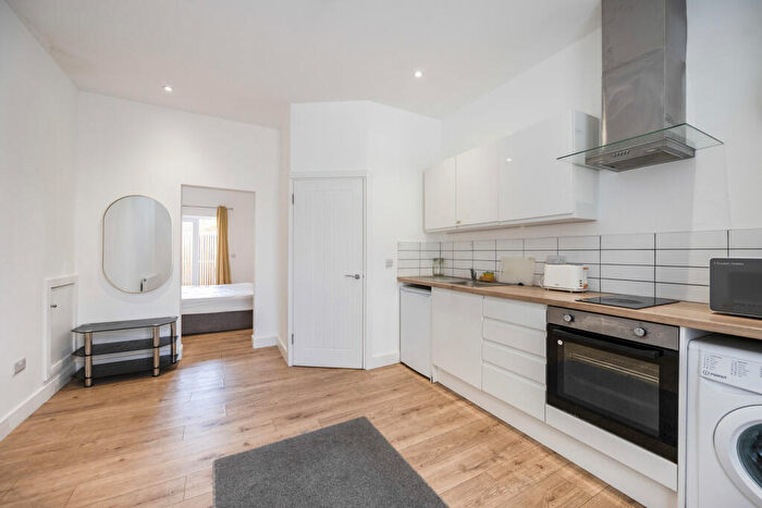 1 Bedroom Flat To Rent In Victoria Road South, Southsea, Hampshire, PO5