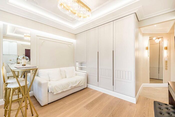 Studio To Rent In Palace Gardens Terrace, London, W8