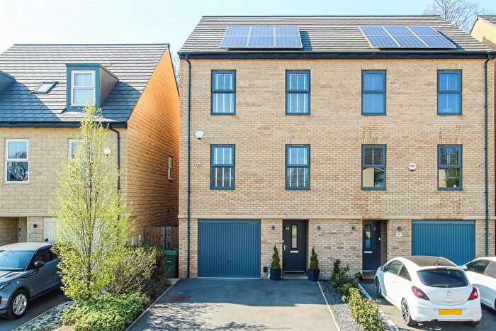 4 Bedroom Semi Detached House For Sale In Voysey Avenue, Castleford, WF10