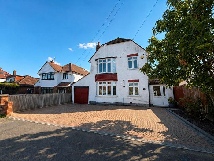 4 Bedroom Detached House For Sale In Reedsfield Road, Ashford, TW15