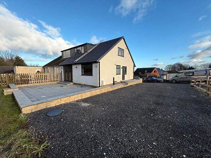 3 Bedroom Semi-Detached House To Rent In Yeadon Drive, Halifax, West Yorkshire, HX3