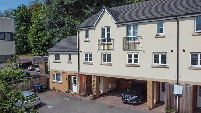 4 Bedroom Terraced House For Sale In Cole Close, Malmesbury, SN16