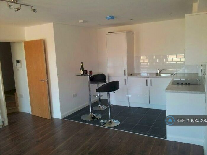 1 Bedroom Flat To Rent In Rainsford Road, Chelmsford, CM1