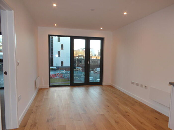 1 Bedroom Apartment To Rent In The Axium, Windmill Street, B1