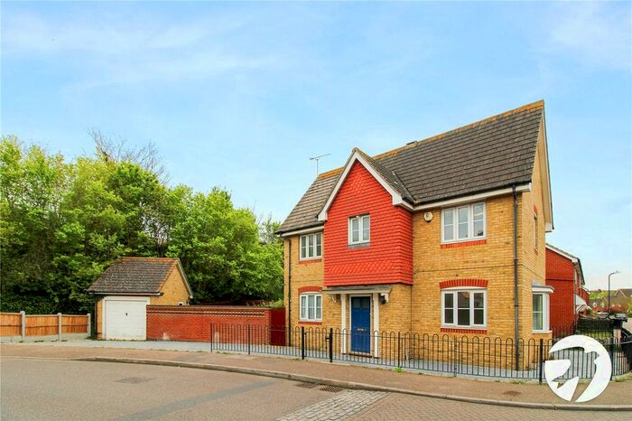 3 Bedroom Detached House To Rent In Covesfield, Gravesend, Kent, DA11