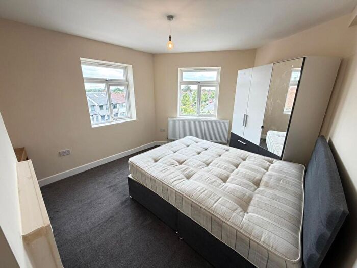 3 Bedroom Flat To Rent In Streatfield Road, Harrow, HA3