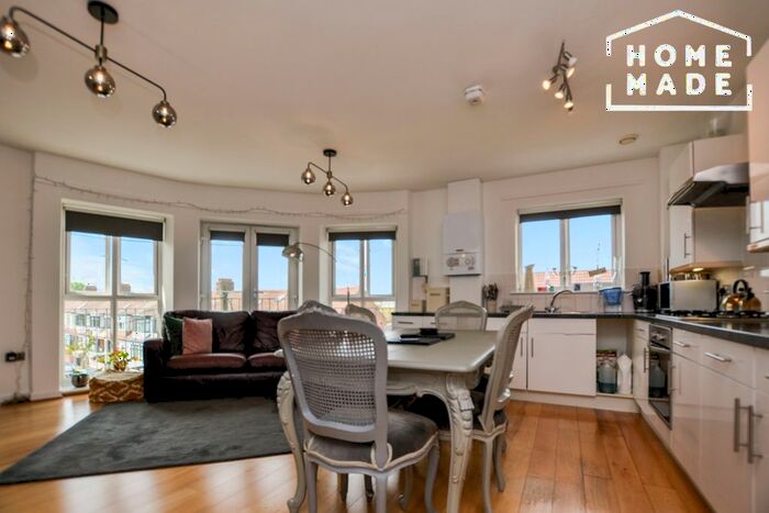 2 Bedroom Flat To Rent In St. Helens Place, Leyton, E10