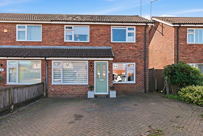 4 Bedroom Detached House For Sale In Cedar Road, Stamford, PE9