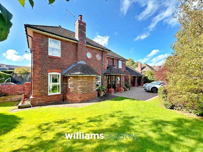 4 Bedroom Detached House For Sale In Oak Close, St. Asaph, LL17