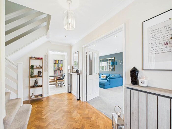 4 Bedroom Detached House For Sale In Watermill Way, Weston Turville, HP22