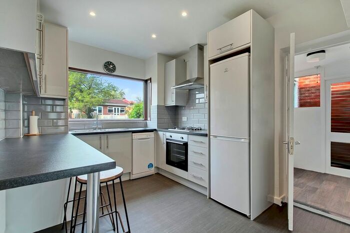 3 Bedroom Semi-Detached House To Rent In Valley Drive, Kingsbury, NW9