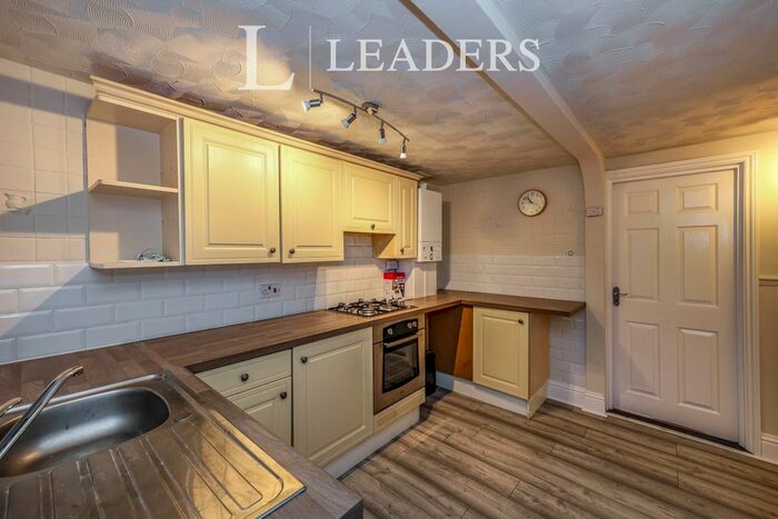 2 Bedroom Flat To Rent In New Road, Portsmouth, PO2