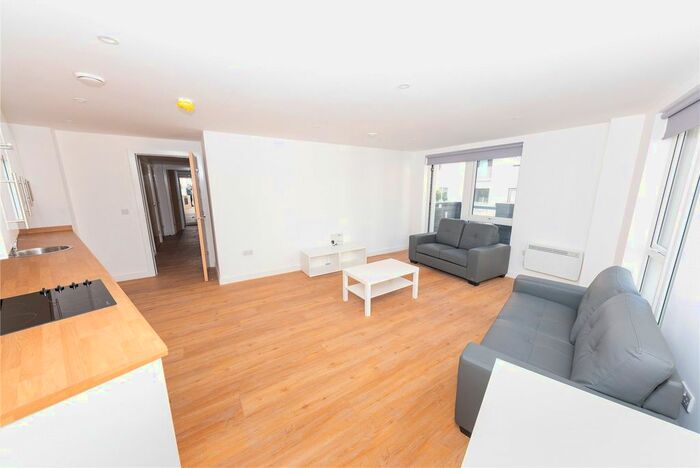 3 Bedroom Flat To Rent In The Plaza, Advent Way, Ancoats, Manchester, M4