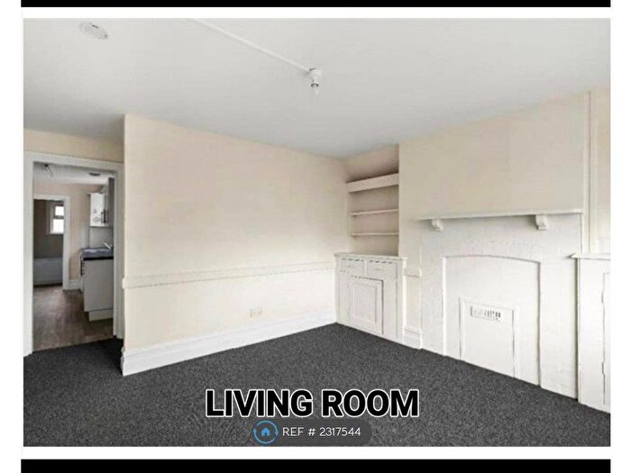 1 Bedroom Flat To Rent In Golfe Road, Ilford, IG1