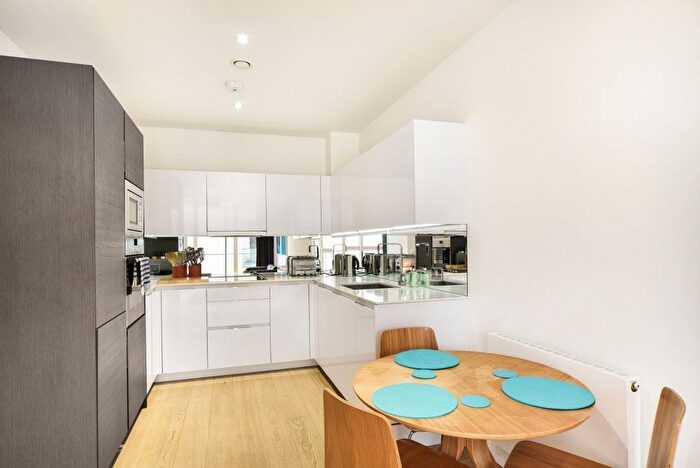 1 Bedroom Flat For Sale In Granite Apartments, River Gardens Walk Greenwich, SE10