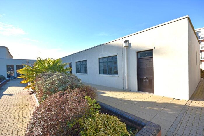 1 Bedroom Apartment To Rent In The Courtlands, Hayes Road, Sully, Penarth, CF64