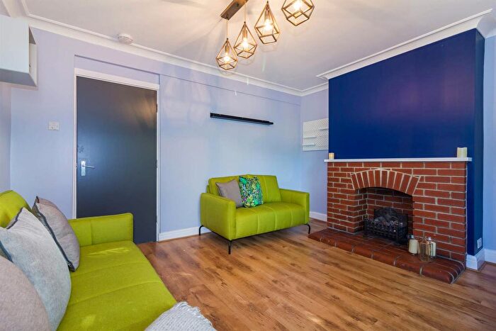 4 Bedroom Property To Rent In Langdale Avenue, Headingley, Leeds, LS6