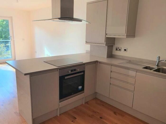 2 Bedroom Flat To Rent In Sunnybank Place, Edinburgh, EH7