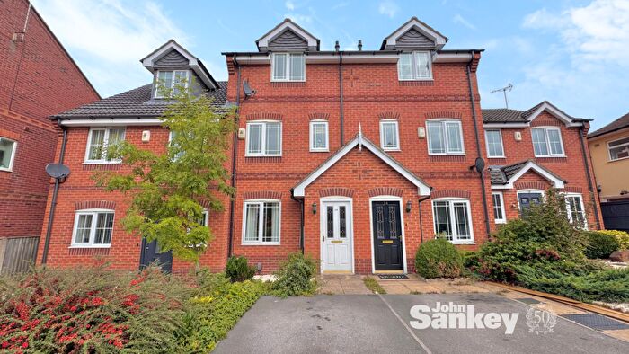 3 Bedroom Town House For Sale In Forest Avenue, Mansfield, NG18