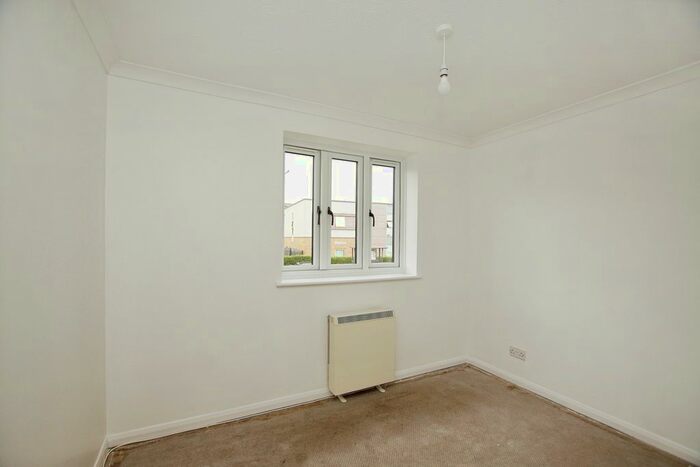 1 Bedroom Flat For Sale In Loughman Close, Kingswood, Bristol, Gloucestershire, BS15