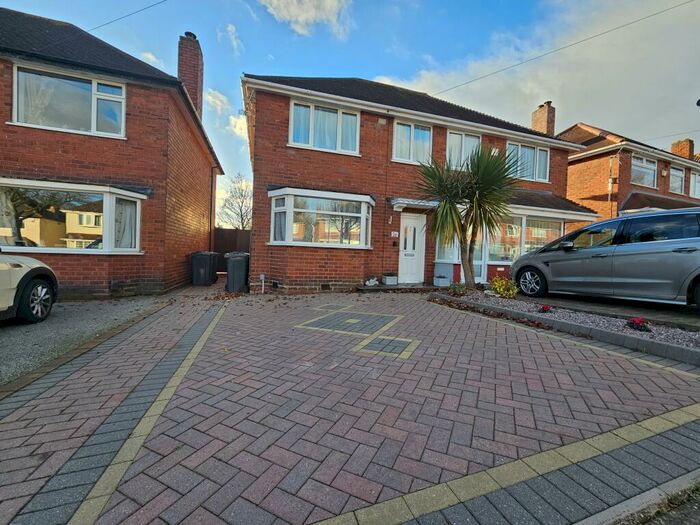3 Bedroom House To Rent In Somercotes Road, Birmingham, B42