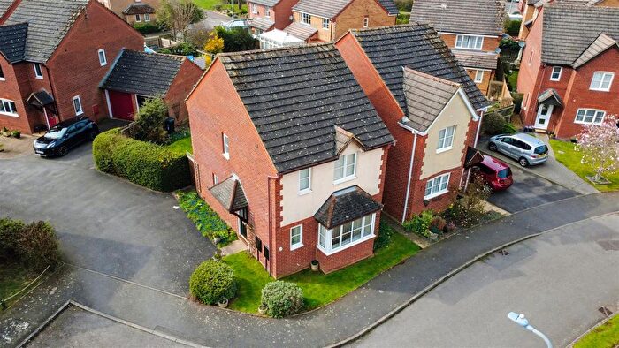 3 Bedroom Detached House For Sale In Warwick Gardens, Thrapston, NN14