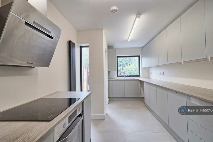 2 Bedroom Terraced House To Rent In Chelmsford, Chelmsford, CM1