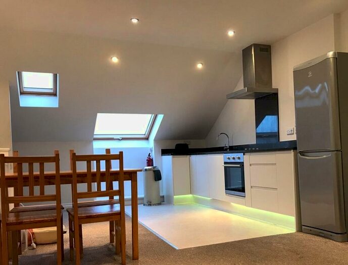 2 Bedroom Apartment To Rent In Thomas Lane, Plymouth, Devon, PL4