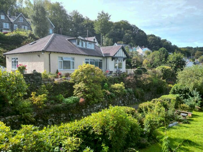 5 Bedroom Detached House For Sale In Borthwen, Cader Road, Dolgellau, LL40