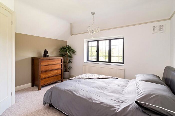 4 Bedroom Detached House For Sale In Burnham Avenue, Beaconsfield, HP9