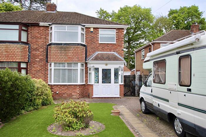 3 Bedroom Semi Detached House For Sale In Park Avenue, Lincoln, LN6