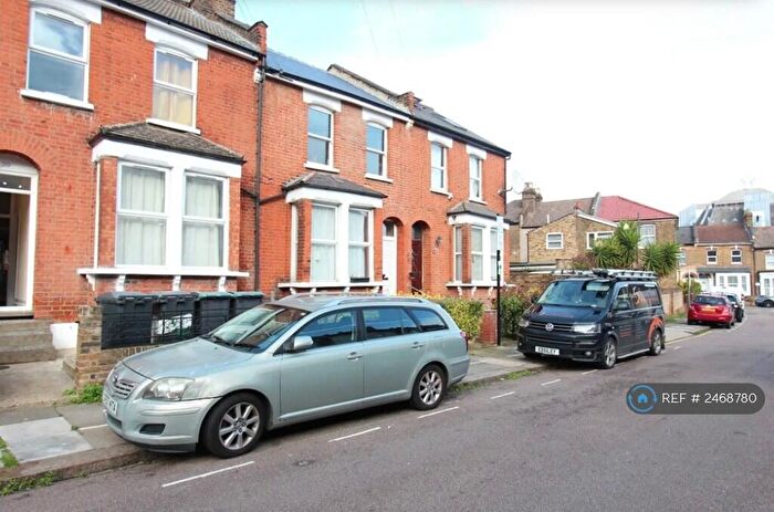 6 Bedroom Semi-Detached House To Rent In Gathorne Road, London, N22