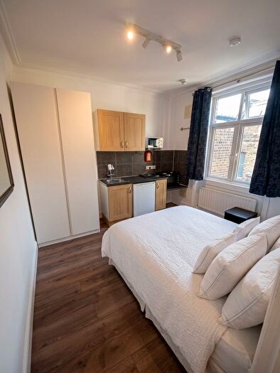 Studio To Rent In Finborough Road, London, SW10