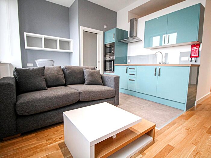 Apartment To Rent In Apt, Q One Residence #, LS2