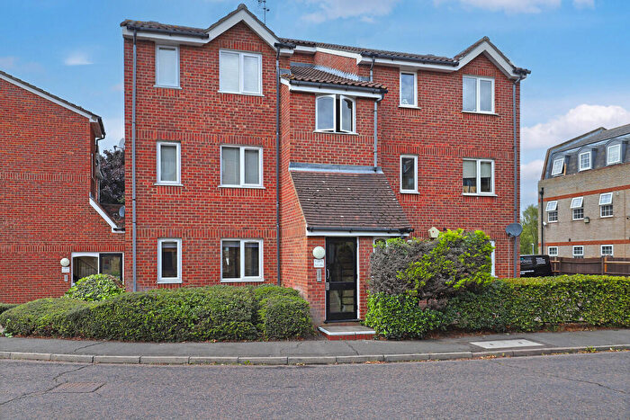 1 Bedroom Flat To Rent In Howard Close, Waltham Abbey, EN9