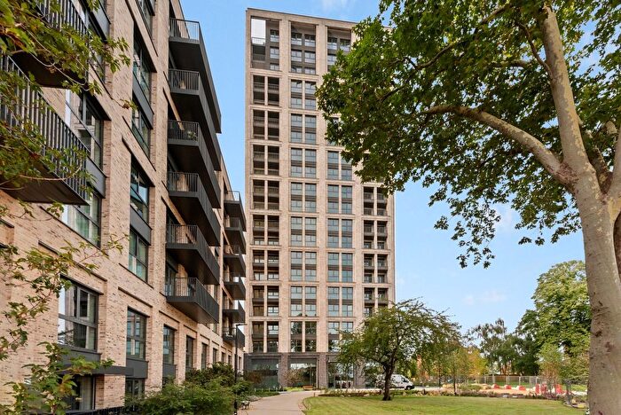 2 Bedroom Flat To Rent In Emperor Point, Dragonfly Walk, N4